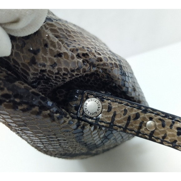 Kenneth Cole Reaction Gray Leather Snakeskin Embossed Kisslock Framed Clutch - Picture 8 of 12